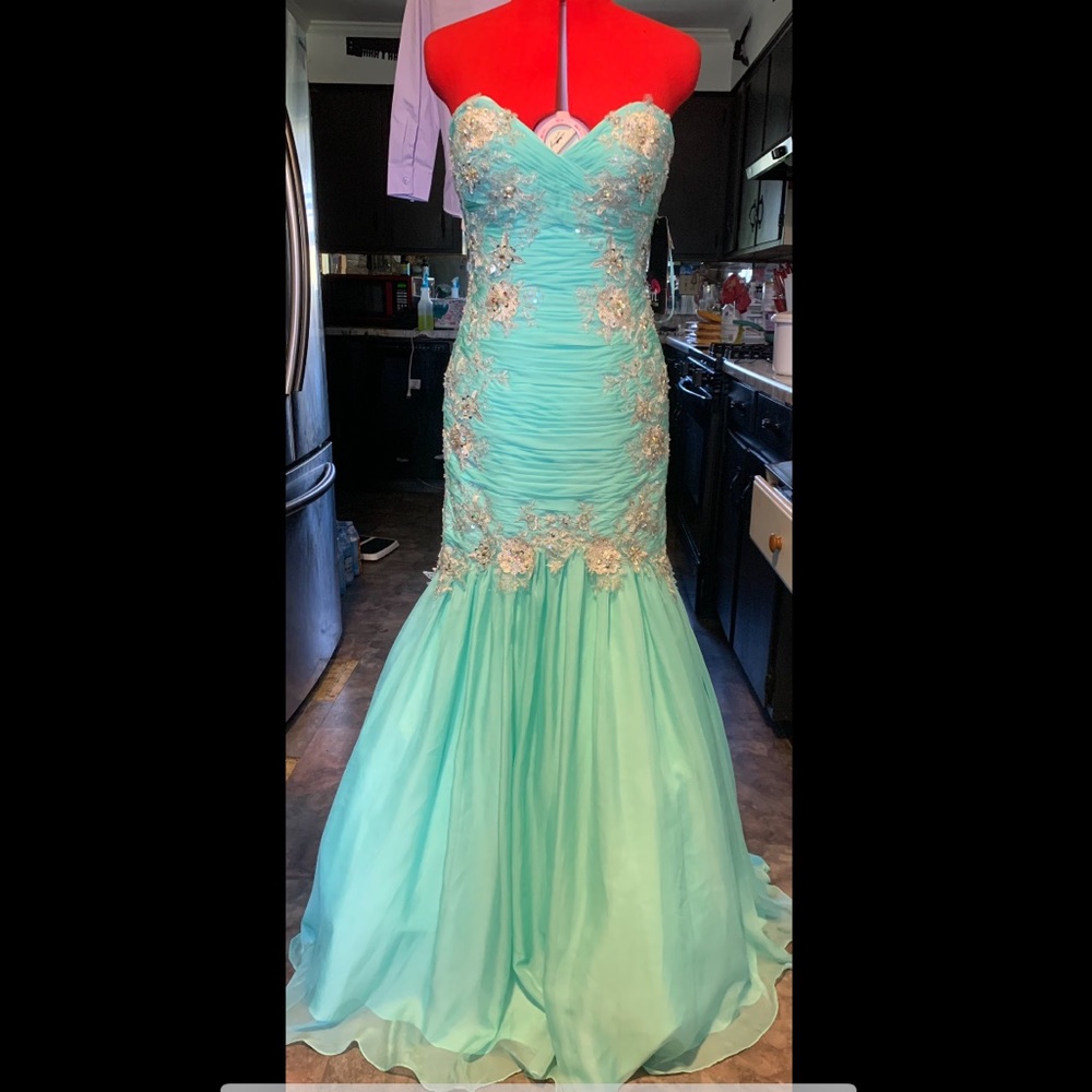 NWT mint green Maggie Sottero